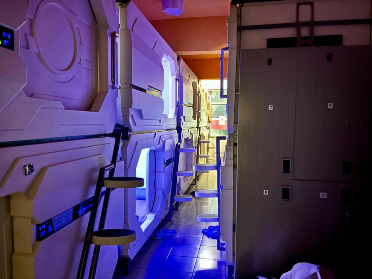 Bestow Capsule Hostel กัวลาลัมเปอร์ ภายนอก รูปภาพ